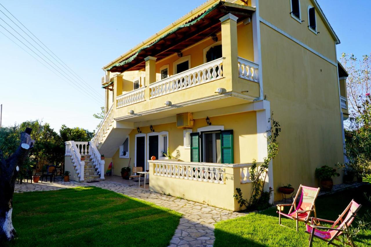 Stefanias Appartments Ágios Matthaíos Bagian luar foto