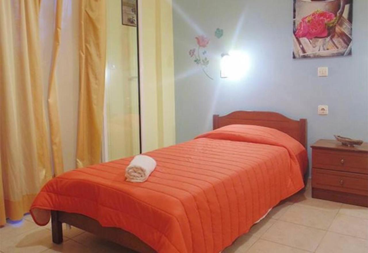 Stefanias Appartments Ágios Matthaíos Bagian luar foto