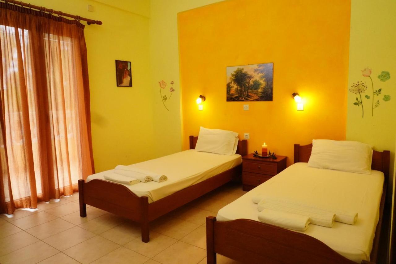Stefanias Appartments Ágios Matthaíos Bagian luar foto