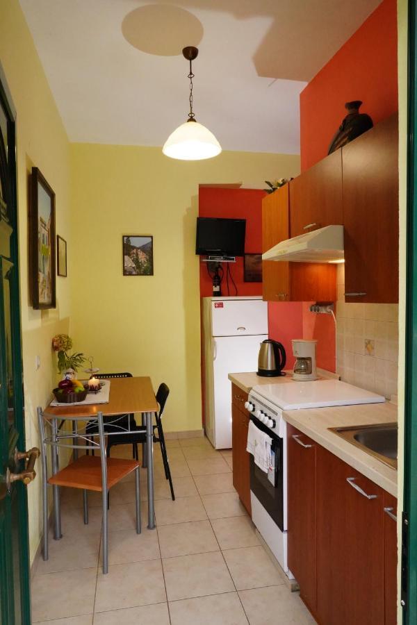 Stefanias Appartments Ágios Matthaíos Bagian luar foto