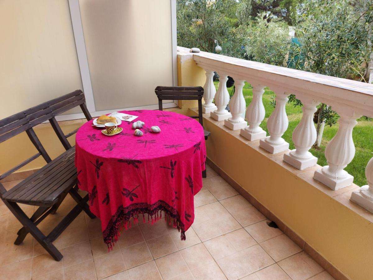 Stefanias Appartments Ágios Matthaíos Bagian luar foto