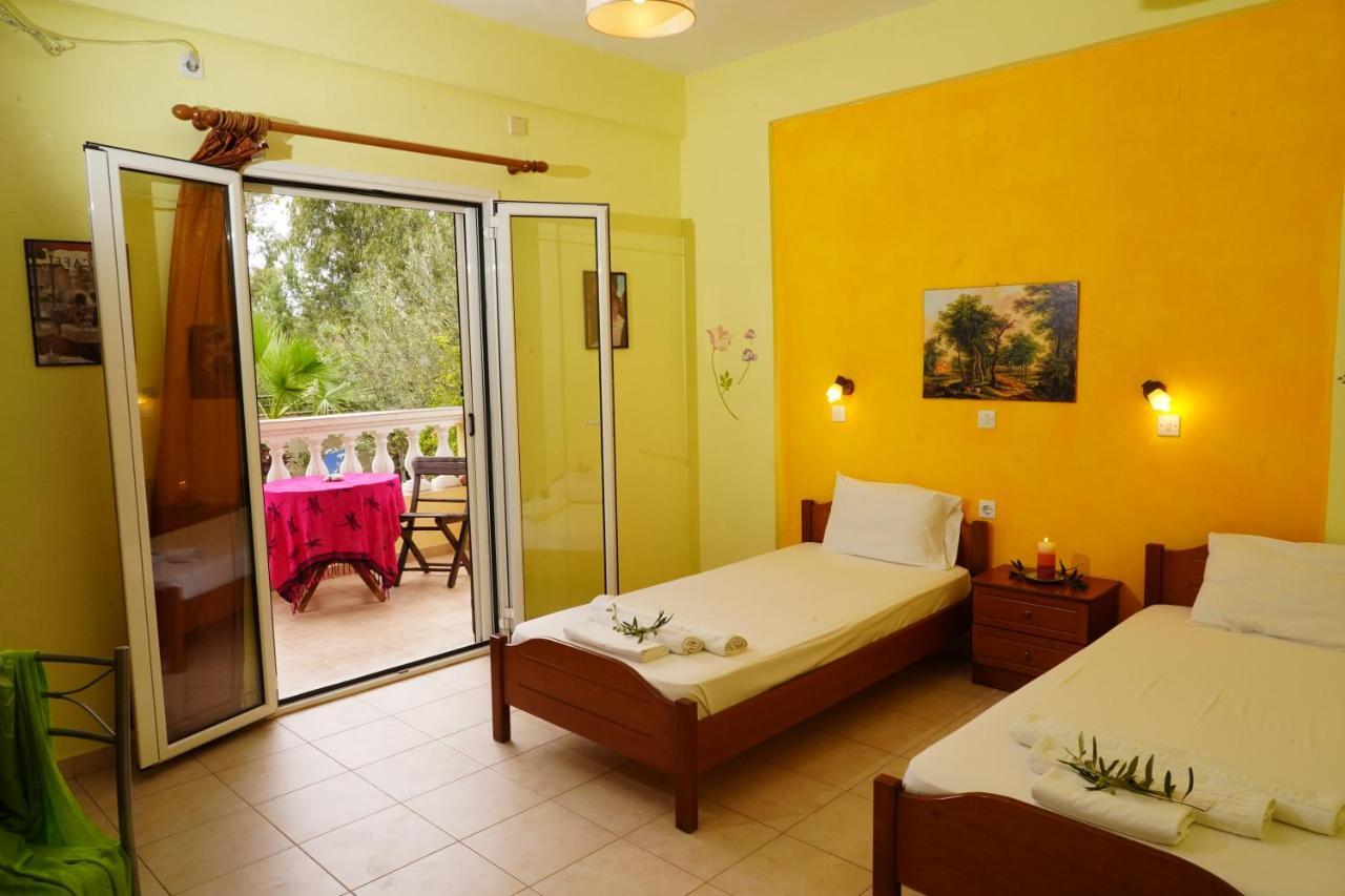 Stefanias Appartments Ágios Matthaíos Bagian luar foto
