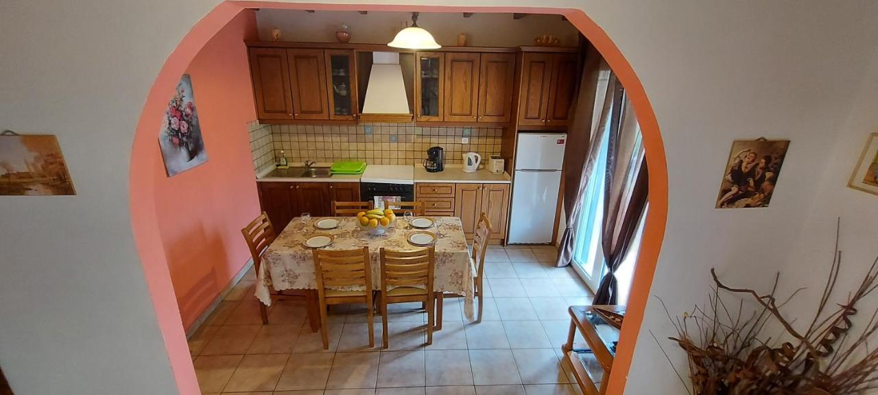 Stefanias Appartments Ágios Matthaíos Bagian luar foto