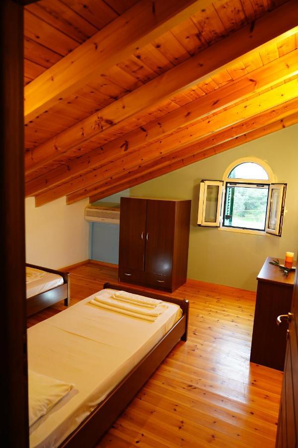Stefanias Appartments Ágios Matthaíos Bagian luar foto