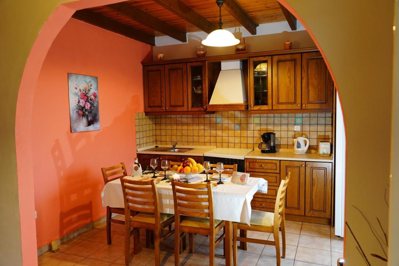 Stefanias Appartments Ágios Matthaíos Bagian luar foto