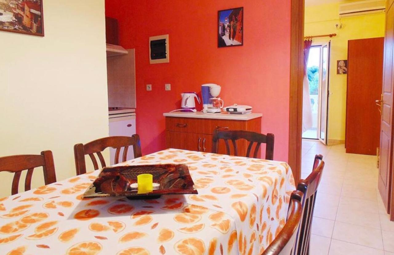 Stefanias Appartments Ágios Matthaíos Bagian luar foto