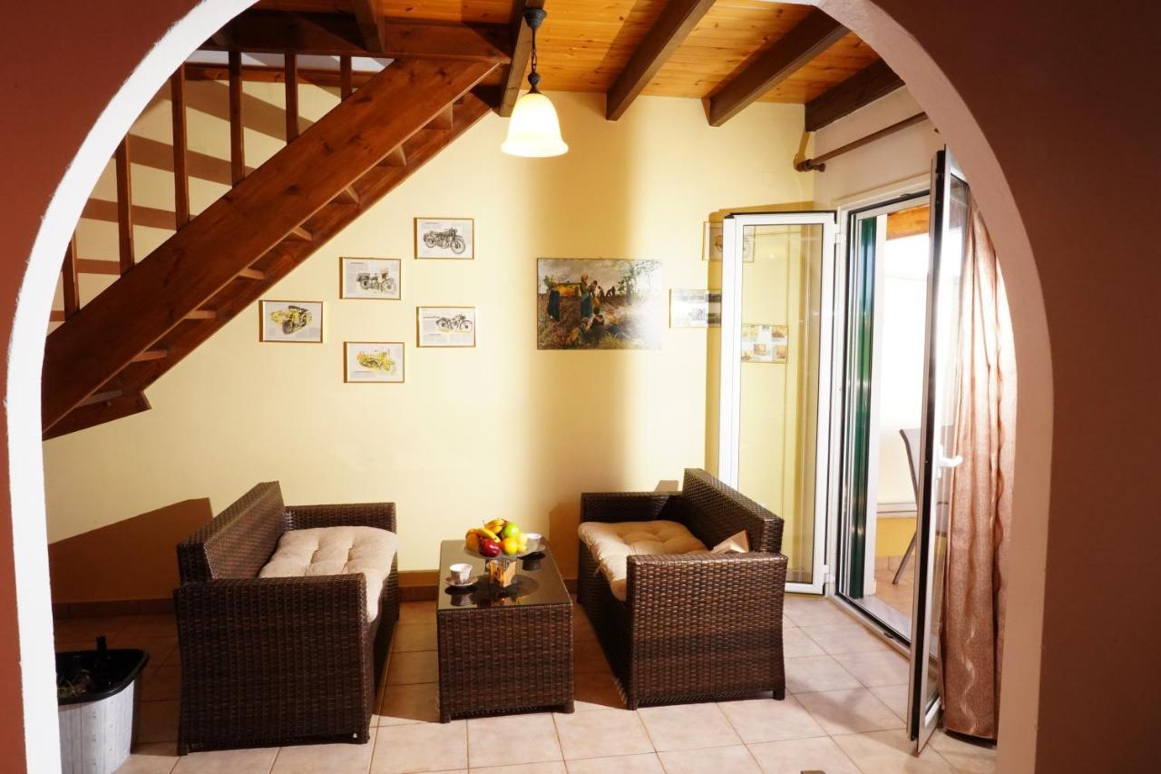 Stefanias Appartments Ágios Matthaíos Bagian luar foto