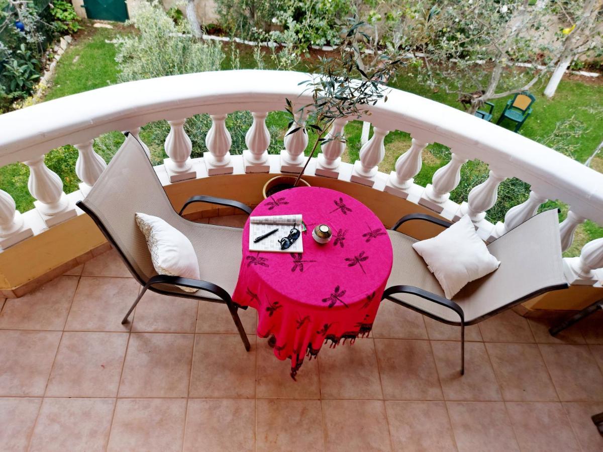 Stefanias Appartments Ágios Matthaíos Bagian luar foto