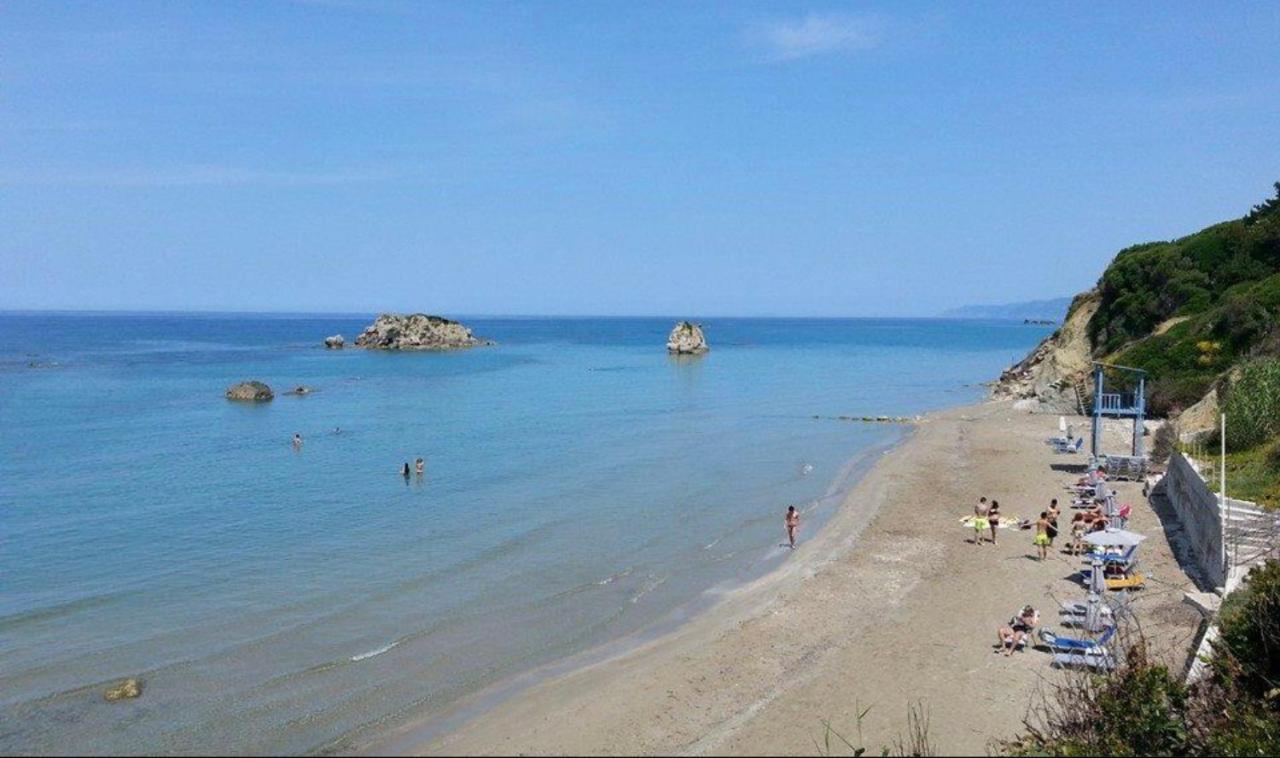 Stefanias Appartments Ágios Matthaíos Bagian luar foto