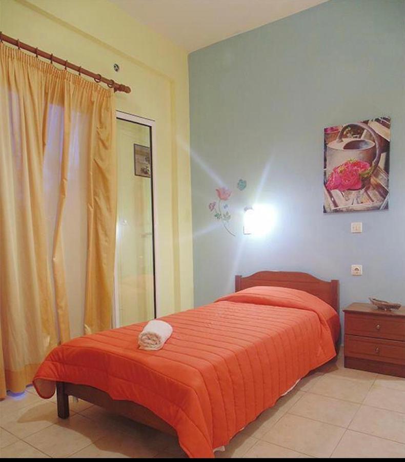 Stefanias Appartments Ágios Matthaíos Bagian luar foto