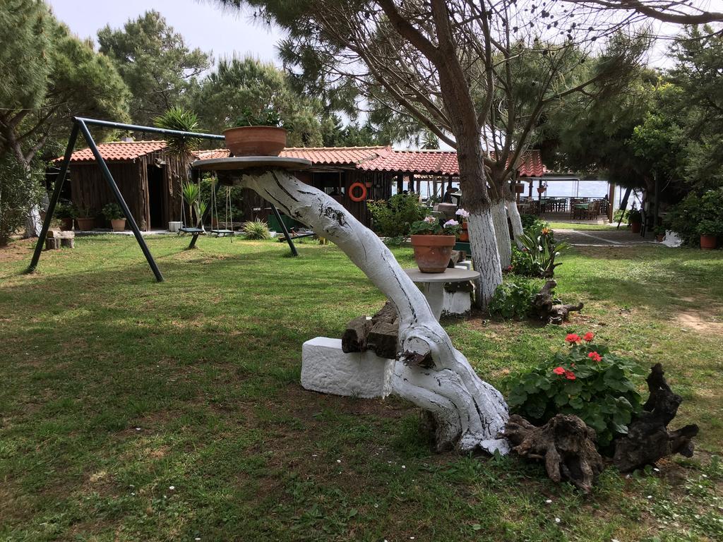 Stefanias Appartments Ágios Matthaíos Bagian luar foto